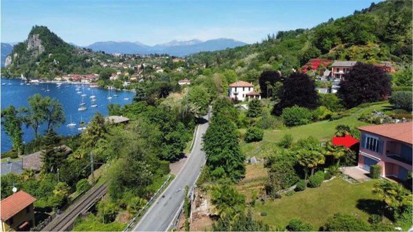 appartamento in vendita a Castelveccana in zona Caldé