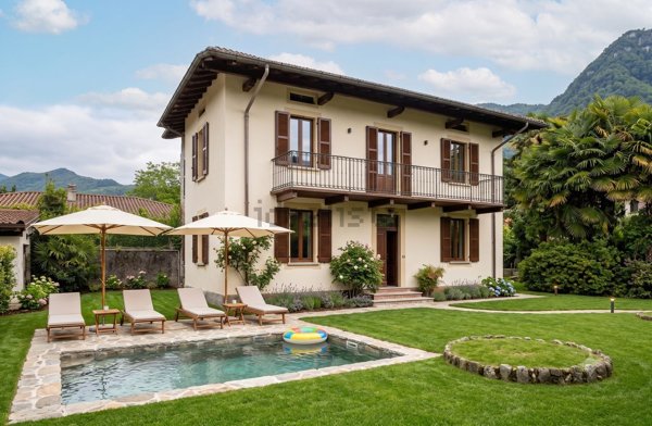 casa indipendente in vendita a Castelveccana in zona Castello