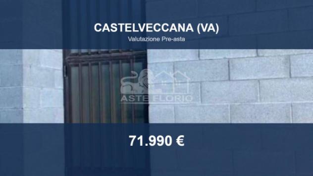 locale commerciale in vendita a Castelveccana