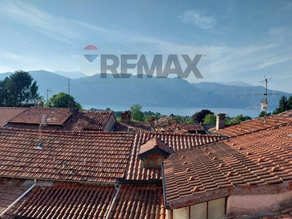 casale in vendita a Castelveccana in zona Sarigo