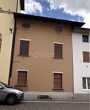 appartamento in vendita a Castelveccana in zona Sarigo