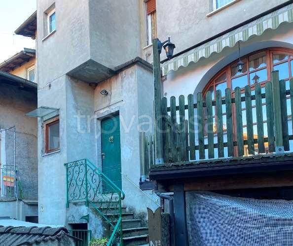 appartamento in vendita a Castelveccana in zona Nasca