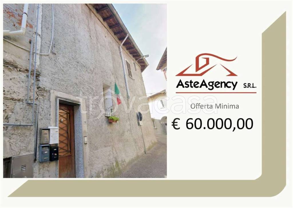appartamento in vendita a Castelveccana in zona Castello