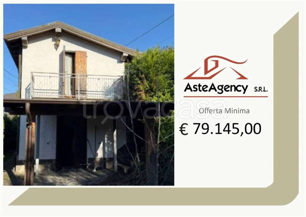 casa indipendente in vendita a Castelveccana in zona Sarigo