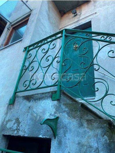 appartamento in vendita a Castelveccana in zona Castello
