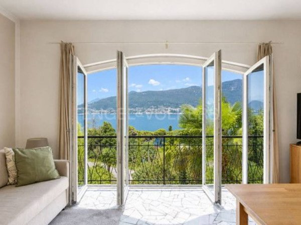 appartamento in vendita a Castelveccana in zona Caldé