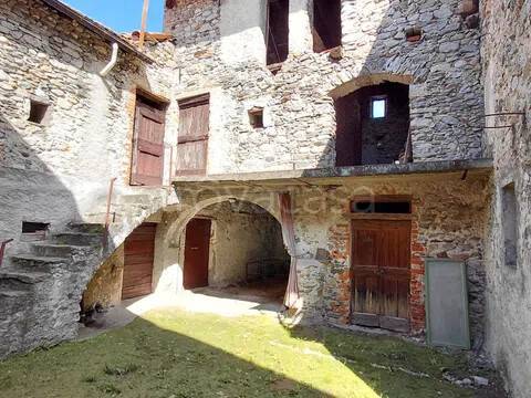 casa indipendente in vendita a Castelveccana in zona Nasca
