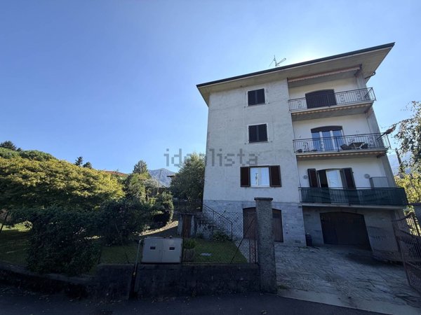 casa indipendente in vendita a Castelveccana in zona Ronchiano