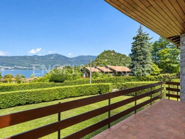 casa indipendente in vendita a Castelveccana in zona Caldé