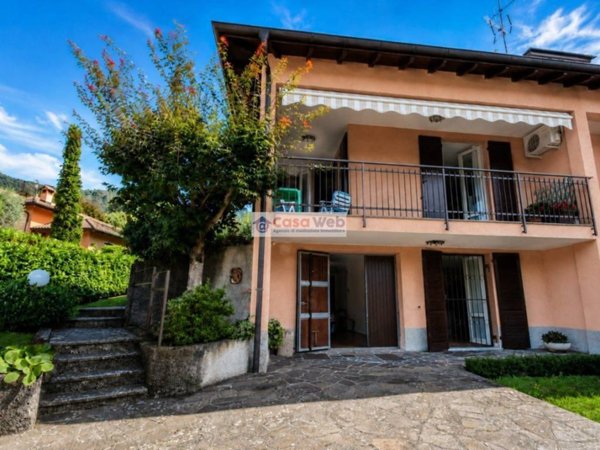casa indipendente in vendita a Castelveccana in zona Castello