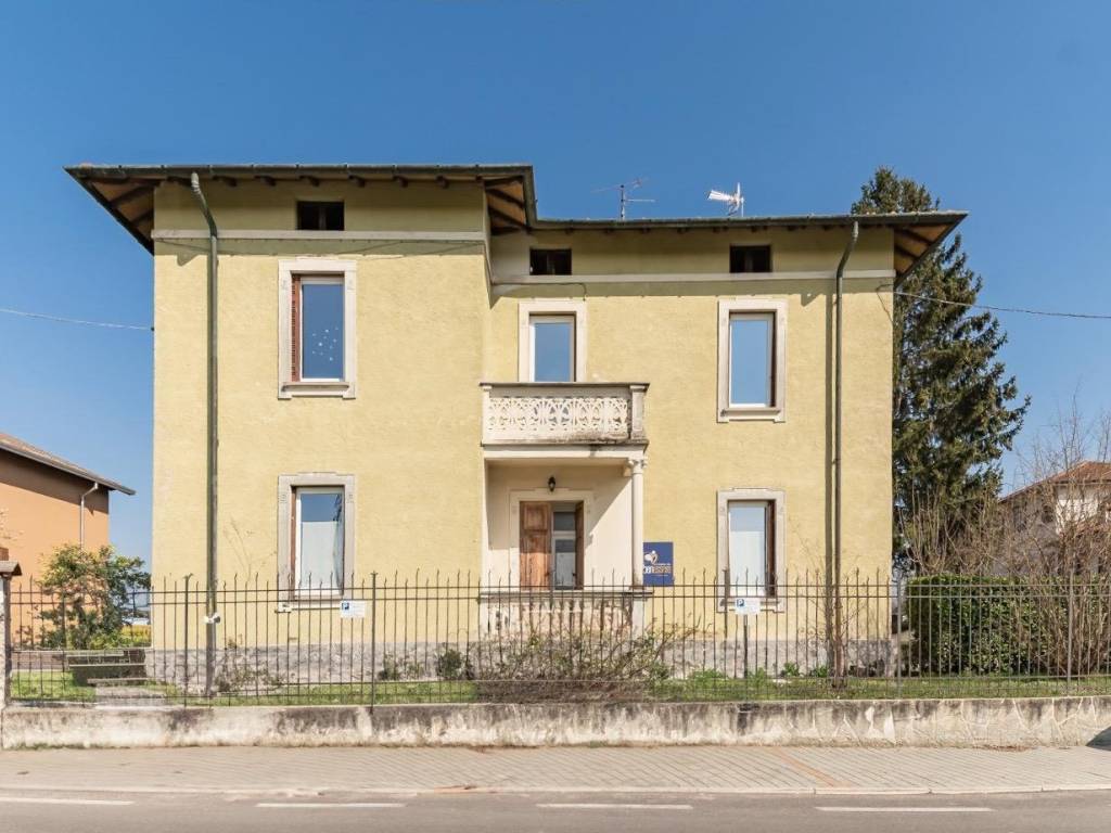 casa indipendente in vendita a Castiglione Olona