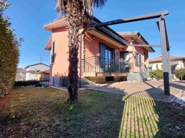 casa indipendente in vendita a Castiglione Olona
