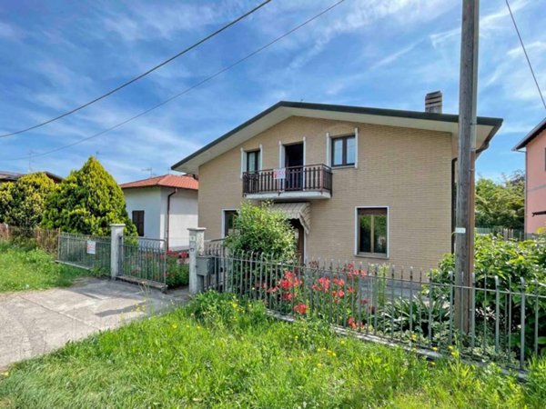 casa indipendente in vendita a Castiglione Olona