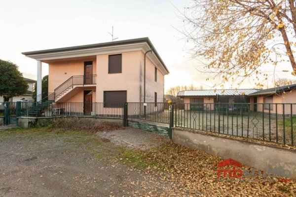 casa indipendente in vendita a Castiglione Olona in zona Gornate Superiore