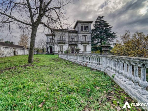 villa in vendita a Castronno
