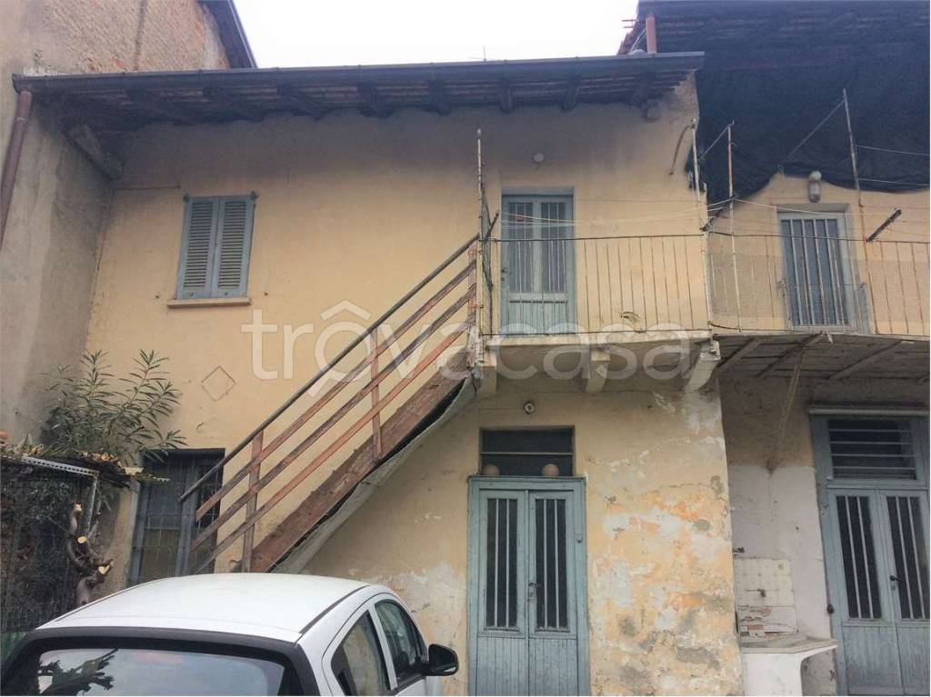 casale in vendita a Castronno