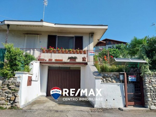 casa indipendente in vendita a Castronno