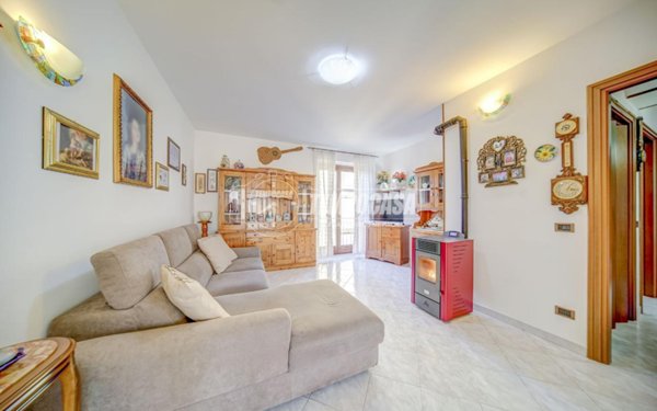 appartamento in vendita a Castronno
