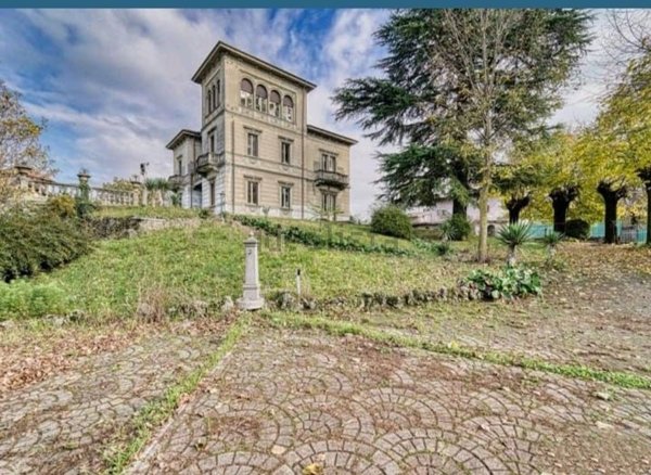 casa indipendente in vendita a Castronno