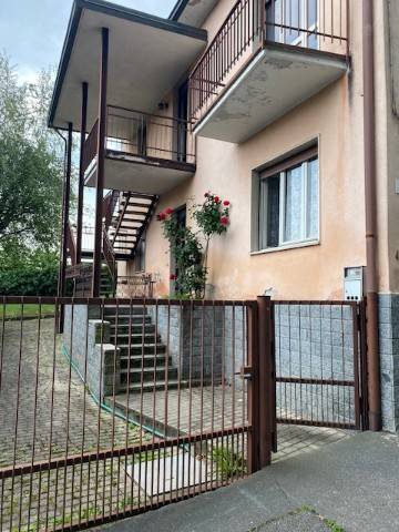 casa indipendente in vendita a Castronno