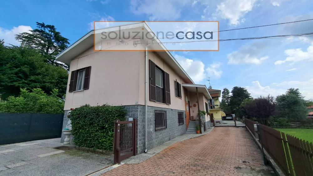 casa indipendente in vendita a Castronno