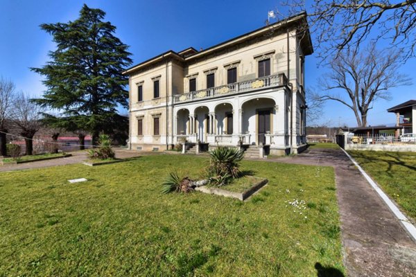 casa indipendente in vendita a Castronno