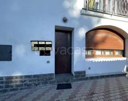 appartamento in vendita a Castronno