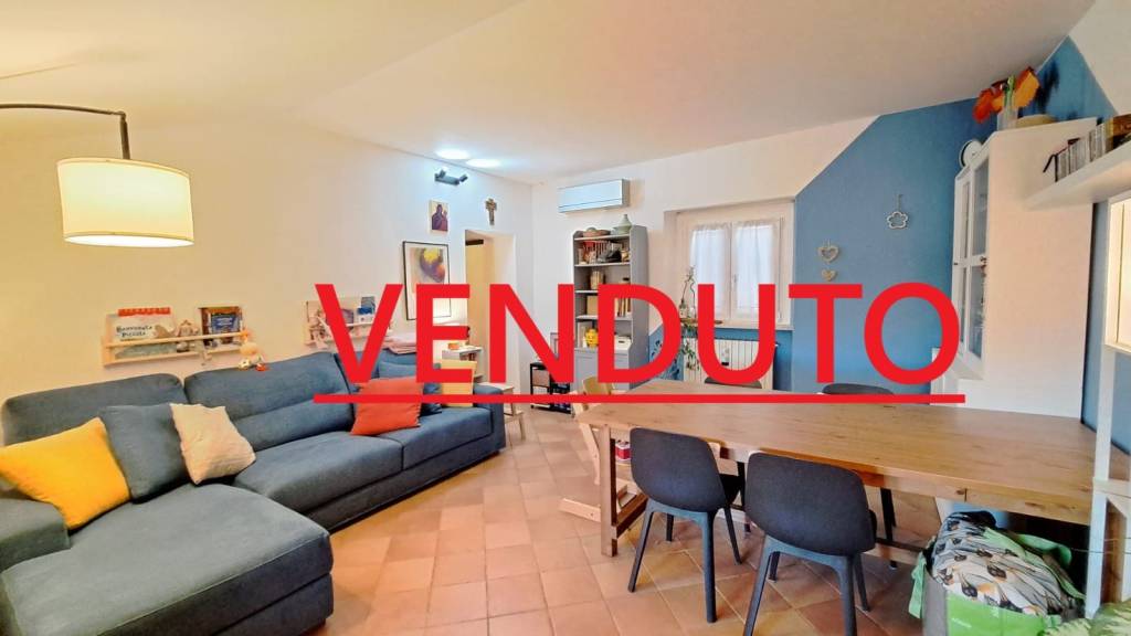 appartamento in vendita a Castronno