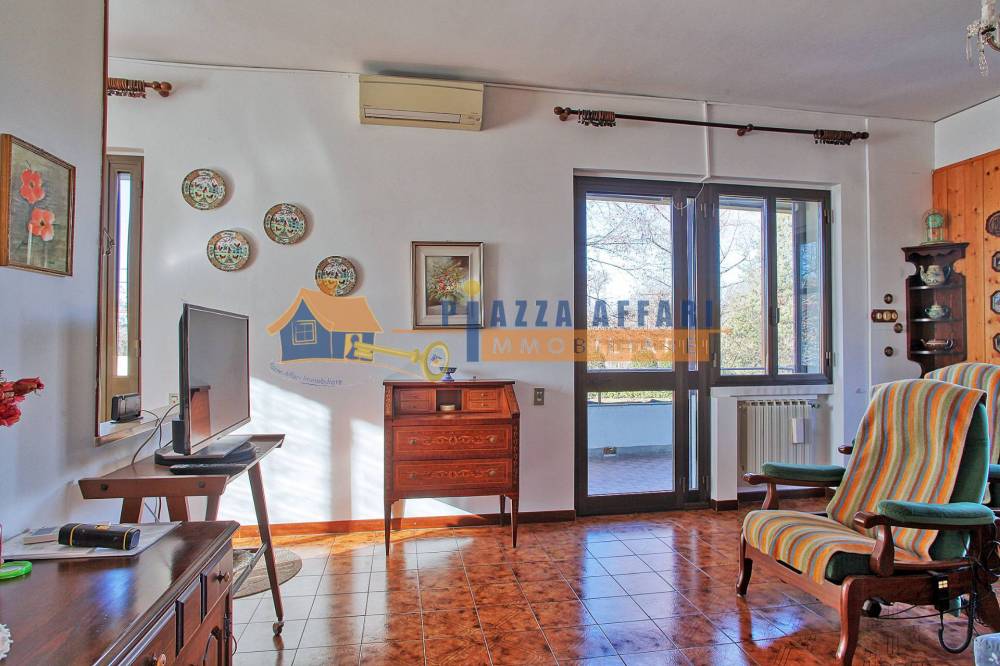casa indipendente in vendita a Castronno