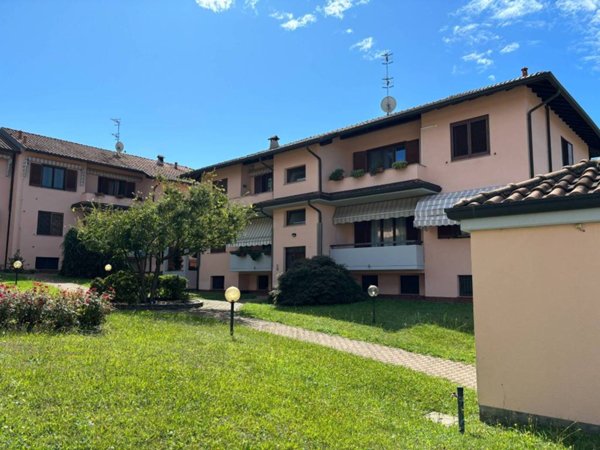 appartamento in vendita a Castronno