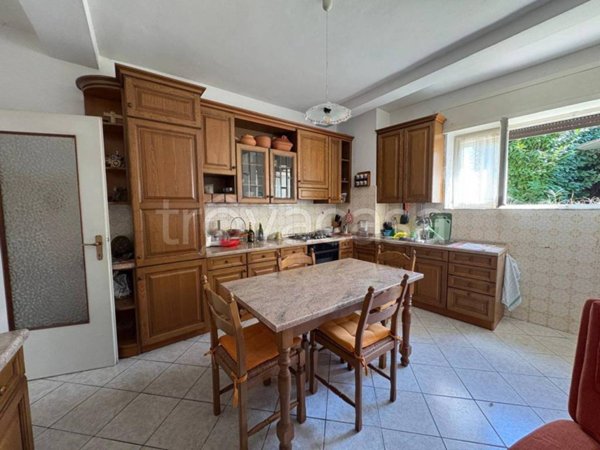 casa indipendente in vendita a Castronno