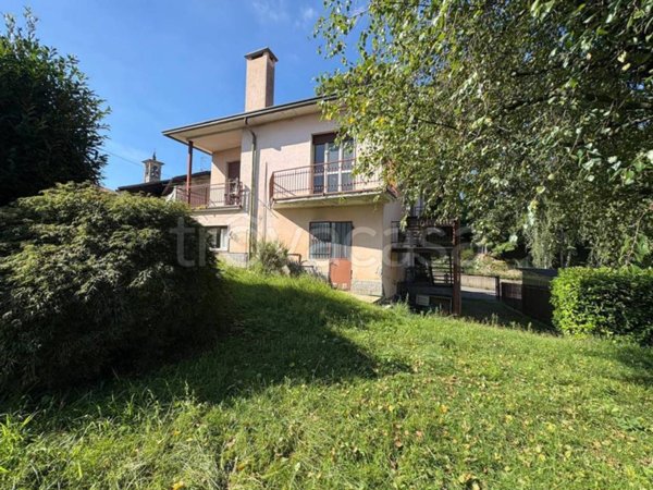 casa indipendente in vendita a Castronno