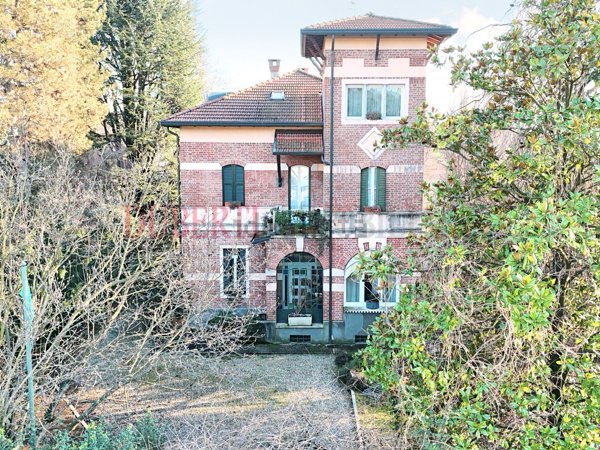 casa indipendente in vendita a Castronno