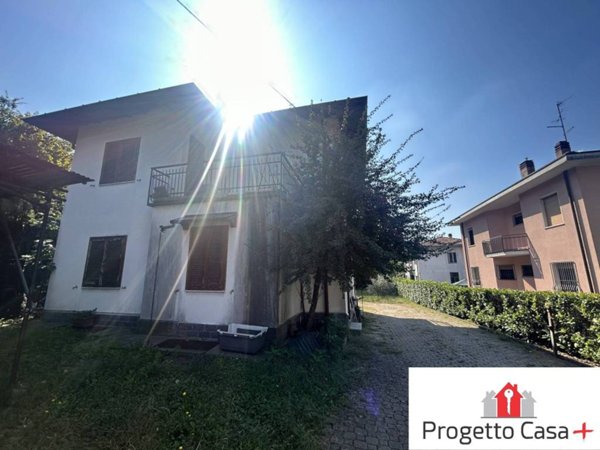 appartamento in vendita a Castronno