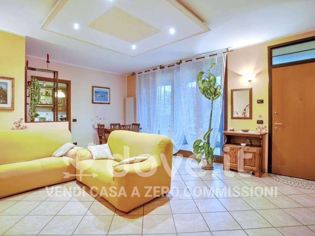 appartamento in vendita a Castronno