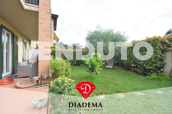 appartamento in vendita a Castronno in zona Sant'Alessandro