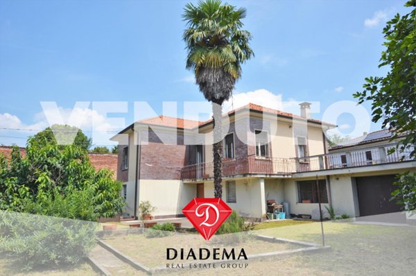 casa indipendente in vendita a Castronno in zona Sant'Alessandro