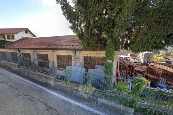 capannone in vendita a Castronno