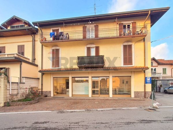 locale commerciale in vendita a Castronno
