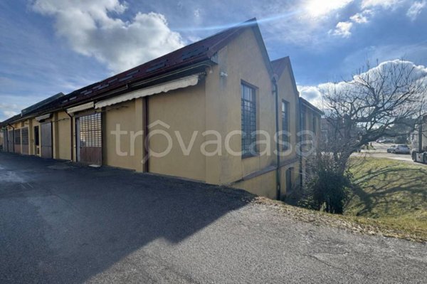 locale commerciale in vendita a Castronno