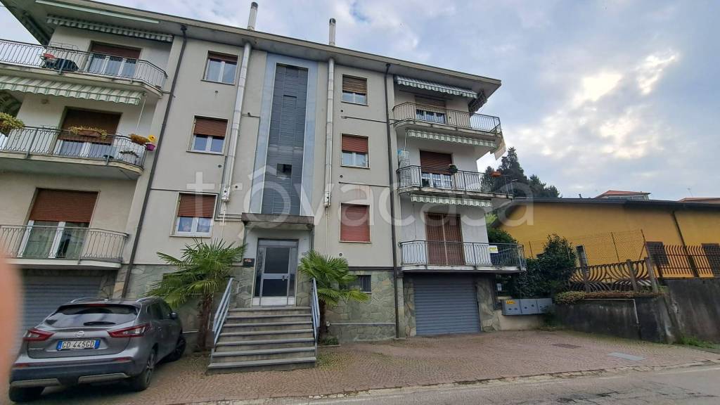 appartamento in vendita a Castronno