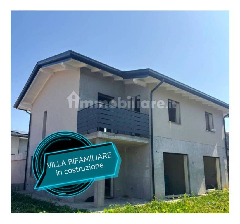 casa indipendente in vendita a Castronno