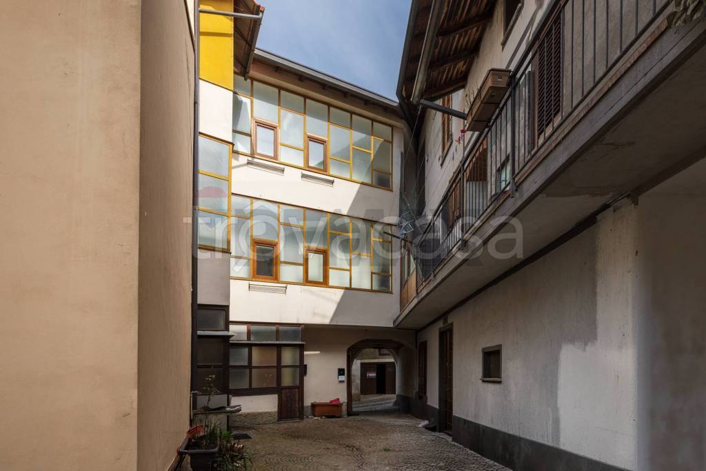 appartamento in vendita a Castronno