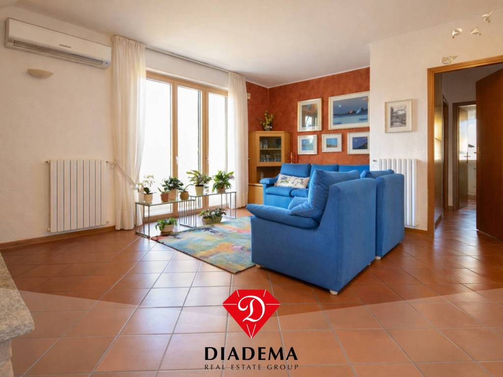 appartamento in vendita a Castronno