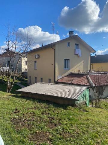 casa indipendente in vendita a Castronno