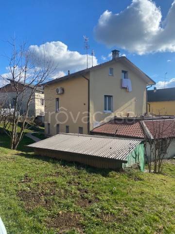 casa indipendente in vendita a Castronno