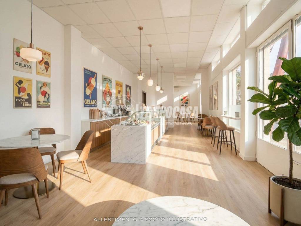 negozio in vendita a Castronno in zona Sant'Alessandro