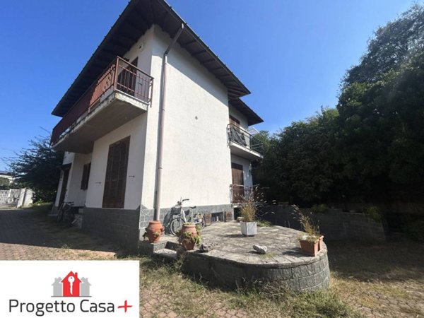 appartamento in vendita a Castronno