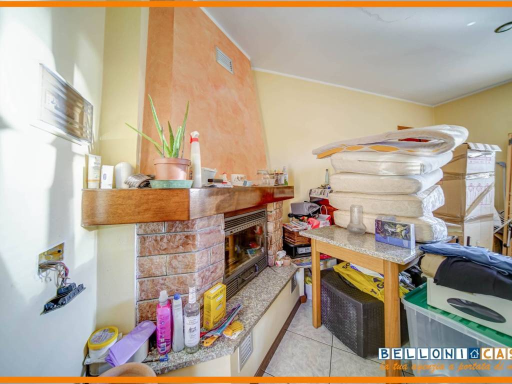 appartamento in vendita a Castronno