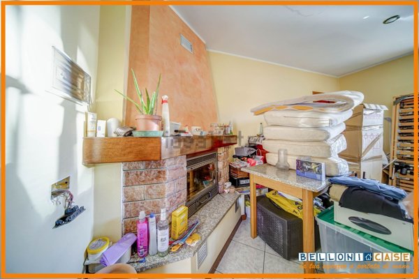 appartamento in vendita a Castronno